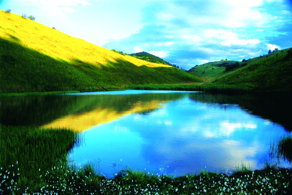 岚臯神河源風光之 天水一色 岚臯神河源風光之 天水一色